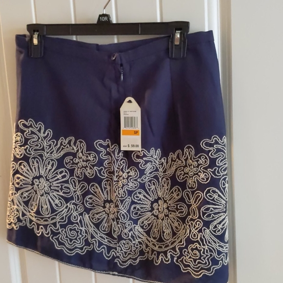 Studio M Mini Skirt NWT - Picture 2 of 3